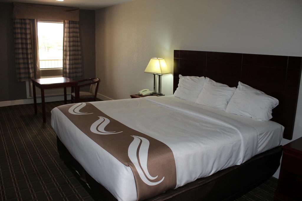 Quality Inn & Suites Port Arthur - Nederland Екстер'єр фото