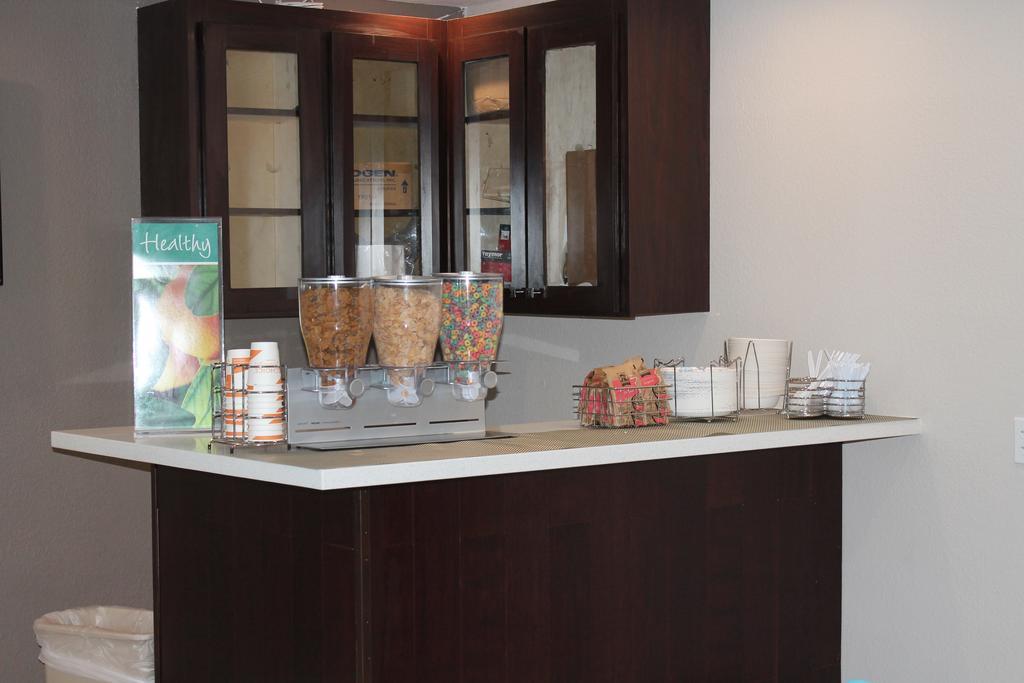 Quality Inn & Suites Port Arthur - Nederland Екстер'єр фото